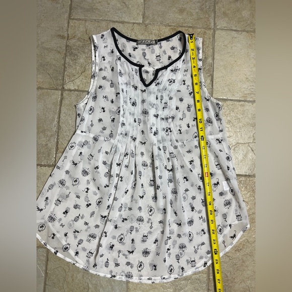 Chloe K Womens Sleeveless Black Cat Sheer Blouse M Cat Lady Top Career Casual - Picture 11 of 11